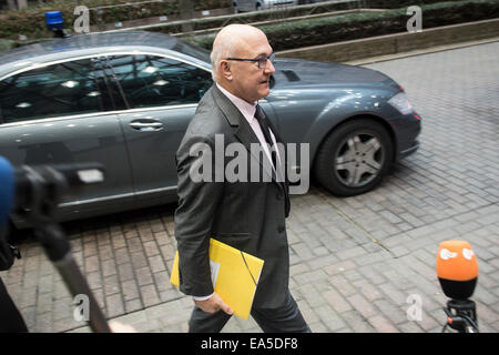 Brüssel, Bxl, Belgien. 7. November 2014. Der französische Außenminister Michel Sapin zum Jahresbeginn einen europäischen Finanzminister haben auf EU-Kommission am Hauptsitz in Brüssel, Belgien auf 07.11.2014 von Wiktor Dabkowski Credit: Wiktor Dabkowski/ZUMA Draht/Alamy Live News Stockfoto