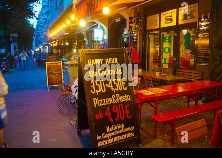 Bar und Restaurant Terrassen, Simon-Dach-Straße Straße, Friedrichshain, Berlin, Deutschland Stockfoto