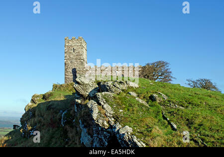 Die Kirche von St. Michael De Rupe auf dem Gipfel von Brent Tor in der Nähe von Dorf von North Brentor auf Dartmoor in Devon, Großbritannien Stockfoto