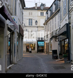 Cognac in Frankreich Charente-Abteilung stellt aus seiner langen Geschichte in der Altstadt "Vieux Cognac" genannt. Stockfoto