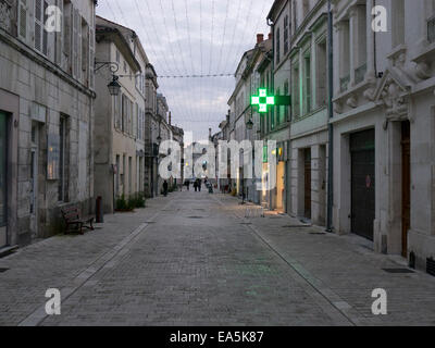 Cognac in Frankreich Charente-Abteilung stellt aus seiner langen Geschichte in der Altstadt "Vieux Cognac" genannt. Stockfoto