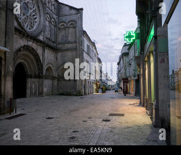 Cognac in Frankreich Charente-Abteilung stellt aus seiner langen Geschichte in der Altstadt "Vieux Cognac" genannt. Stockfoto