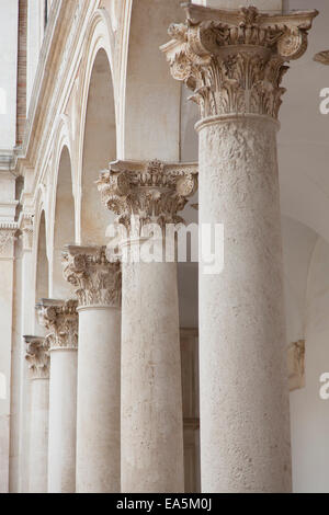 Hof des Palazzo Ducale, Urbino (UNESCO-Weltkulturerbe), Le Marche, Italien Stockfoto