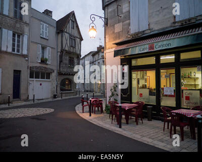 Cognac in Frankreich Charente-Abteilung stellt aus seiner langen Geschichte in der Altstadt "Vieux Cognac" genannt. Stockfoto