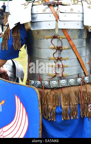 Römischer Soldat in Rüstung Stockfoto