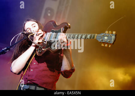 BARCELONA - 22.Mai: Richie James Follin, Sänger und Gitarrist der Band wachen, führt bei Heineken Primavera Sound 2013. Stockfoto