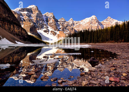 Kanada, Banff National Park, Blick auf Moraine Lake und Valley of the Ten Peaks Stockfoto
