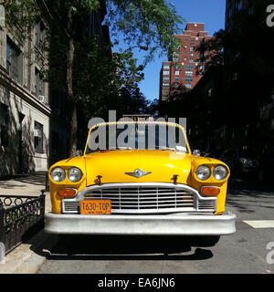 Yellow Cab parkte auf der Straße, Manhattan, New York, USA Stockfoto