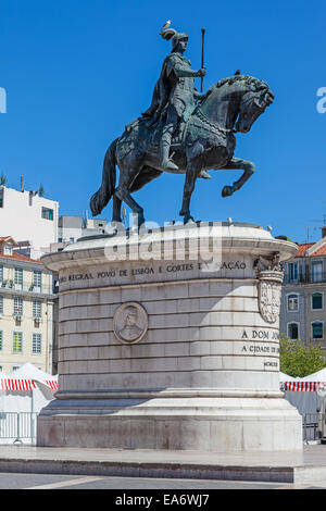 Figueira Platz im Stadtteil Baixa in Lissabon, Portugal. König Dom Joao ich Statue. Stockfoto