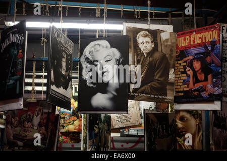 Stapel von LP Vinylschallplatten zu verkaufen in Carmel-Markt in Tel Aviv Israel Stockfoto