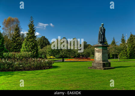 Statue von Henry Austin (Herr Aberdare) im Civic Centre Cardiff Cathays Park Stockfoto