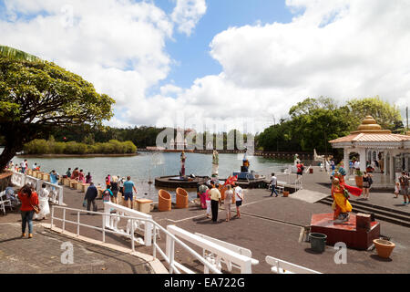 Der Hindu-Tempel am See Grand Bassin (auch bekannt als Ganga Talao oder Ganges See), zentrale Mauritius Stockfoto