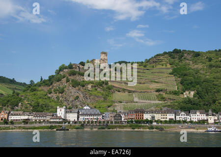 Burg Gutenfels und am Fluss Stadt Kaub Rhein River Rheinland-Pfalz Deutschland Stockfoto