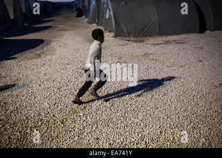 Suruc, Türkei. 7. November 2014. Abend in einem Flüchtlingslager in Suruc, Türkei am 7. November 2014. Bildnachweis: Konstantinos Tsakalidis/Alamy Live-Nachrichten Stockfoto