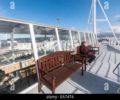 Walmuseum an Reykjavík touristische Waterfront am alten Hafen, die mit Booten, die nur darauf warten, Leute zu sehen, nehmen ausgekleidet ist Stockfoto