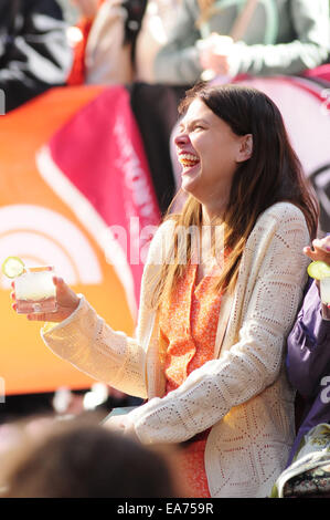 Sutton Foster und die Besetzung von Violet führen auf Today Show Best of Broadway Woche Featuring: Sutton Foster wo: NY, New York, Vereinigte Staaten von Amerika bei: 5. Mai 2014 Stockfoto