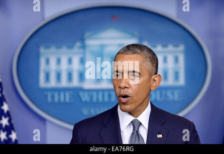 Washington, DC, USA. 18. Juli 2014. Foto aufgenommen am 18. Juli 2014 zeigt US-Präsident Barack Obama anlässlich einer Pressekonferenz im Weißen Haus in Washington, DC, USA. Obama hat das Militär bis zu 1.500 zusätzliches Personal in den Irak für Ausbildung und Unterstützung der irakischen Kräfte mit dem Ziel, den Kampf gegen den islamischen Staat (IS), erzwingen senden nach einer Erklärung vom US-Verteidigungsministerium freigegeben Freitag zugelassen. © Yin Bogu/Xinhua/Alamy Live-Nachrichten Stockfoto