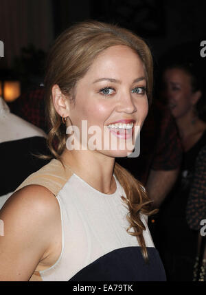 Los Angeles, Kalifornien, USA. 7. November 2014. Erika Christensen auf die "Elternschaft '' 100. Episode Kuchen schneiden Feier am 7. November 2014 in den Universal Studios in Universal City, Kalifornien statt. 2014-Credit: D. Long/Globe Fotos/ZUMA Draht/Alamy Live-Nachrichten Stockfoto