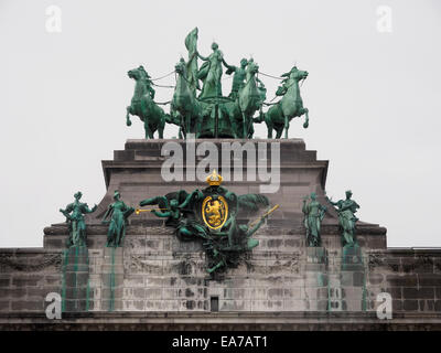 Triumphbogen am Parc du Cinquantenaire in Brüssel, Belgien Stockfoto