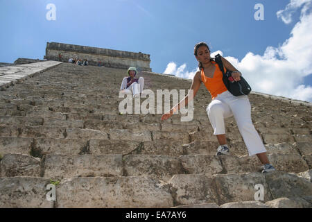 Tempel der Kukulkan (El Castillo) in den Ruinen von Chichen Itza an der Riviera Maya, Halbinsel Yucatan, Mexiko Stockfoto