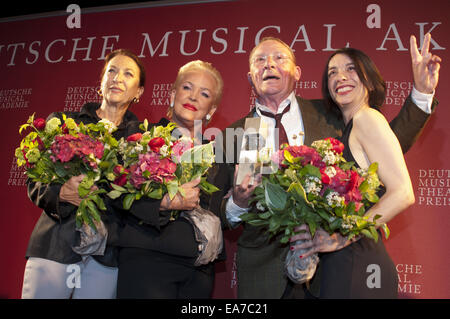 Deutscher Musiktheater-Award an komischen Oper.  Mitwirkende: Daniela Ziegler, Angelika Milster, Helmut Baumann, Ruth Brauer wo: Berlin, Deutschland bei: 5. Mai 2014 Stockfoto