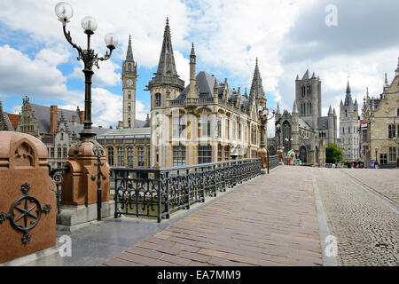 Alte Post und St.-Nikolaus Kirche von Michielsbrug, St. Michael zu überbrücken, Gent, Flandern, Belgien Stockfoto