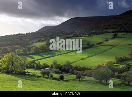 In den frühen Morgenstunden die Herefordshire Hatterall Ridge in den schwarzen Bergen Stürme überfahren Stockfoto