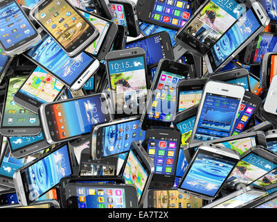 Handy Hintergrund. Haufen von verschiedenen modernen Smartphones. 3D Stockfoto