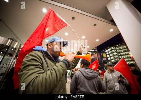 London, UK. 7. November 2014.  IWGB Reiniger protestieren Credit: Guy Corbishley/Alamy Live-Nachrichten Stockfoto