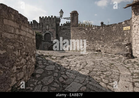 Lauro (Avellino, Italien) - baute die imposante zugänglich Burg im 11. Jahrhundert in schöner Panoramalage Stockfoto