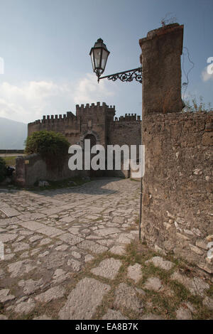 Lauro (Avellino, Italien) - baute die imposante zugänglich Burg im 11. Jahrhundert in schöner Panoramalage Stockfoto