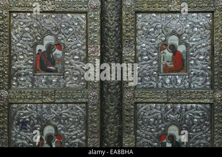 Vier Evangelisten. Symbole in den Heiligen Pforten der Ikonostase in der Russischen Gedächtniskirche in Leipzig, Sachsen, Deutschland. Stockfoto