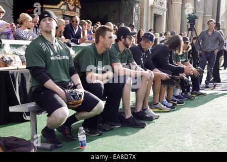 Prominente besuchen Disneys "Millionen-Dollar-Arm" Welt-Premiere im El Capitan Theatre in Hollywood.  Mitwirkende: Atmosphäre wo: Los Angeles, California, Vereinigte Staaten von Amerika bei: 6. Mai 2014 Stockfoto