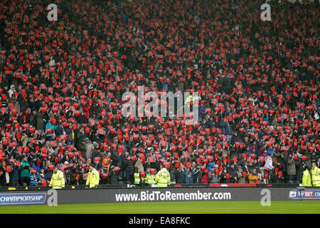 Derby, Großbritannien. 8. November 2014. Eine poppige Hommage vor Anpfiff Fußball - Himmel Bet Meisterschaft - Derby County gegen Wolverhampton Wanderers - iPro Stadion Derby - Saison 2014/15 8. November 2014 - Foto Malcolm Couzens/Sportimage. Bildnachweis: Csm/Alamy Live-Nachrichten Stockfoto