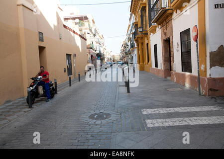 Gassen im Stadtteil Triana, Sevilla, Spanien Stockfoto