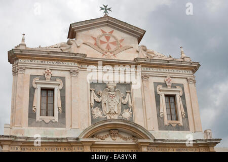 Kirche der Ritter des Heiligen und der militärischen Orden von St. Stephan an der Piazza dei Cavalieri in Pisa, Italien. Der obere Teil o Stockfoto