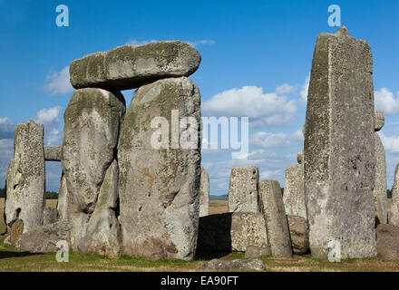 Nahaufnahme von Stonehenge Trilithons an sonnigen Tag Stockfoto