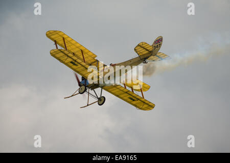 Cosford, UK - 8. Juni 2014: 1. Weltkrieg Oldtimer British BE2-Flugzeuge bei RAF Cosford Airshow zu sehen. Stockfoto