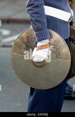 Stratford-upon-Erinnerung Sonntag Parade. Ein Air Training Corps Band Becken Spieler. Stockfoto