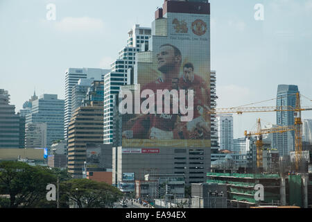 Riesige, Poster, von, Wayne Rooney und, Manchester United, Fussball, Team, auf dieser Office Entwicklung im Zentrum von Bangkok, Thailand, Asien. Asiatische, Stockfoto