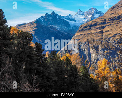 herbstliche Berglandschaft in der Nähe von St. Moritz - Engadin-Schweiz Stockfoto