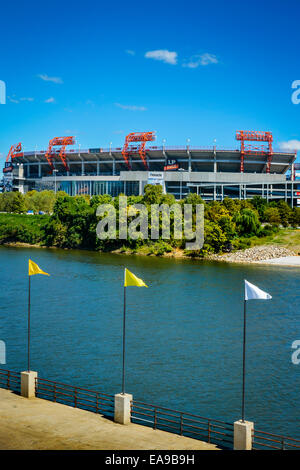 Über den Cumberland River von der LP Field, der Heimat des NFL Football-Teams, die Tennessee Titans in Nashville Music City anzeigen Stockfoto