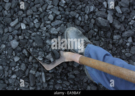 Arbeiten bei Schaufeln Bergmann Zeche Stockfoto