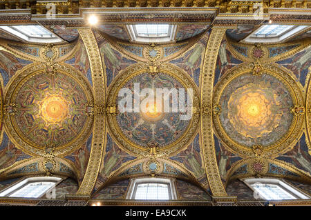 Die Golden Gallery von St. Pauls Cathedral Stockfoto