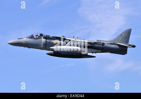 Mcdonnell Douglas AV-8B Harrier jump Jet durch die Spanische Marine betrieben Anzeigen in Farnborough International Airshow Stockfoto