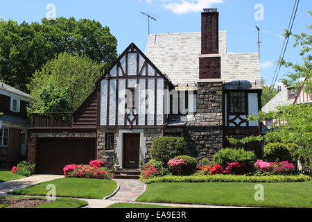 Tudor Revival Haus, Jamaica Estates, Queens, New York Stockfoto