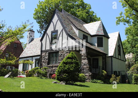 Tudor Revival Haus, Jamaica Estates, Queens, New York Stockfoto