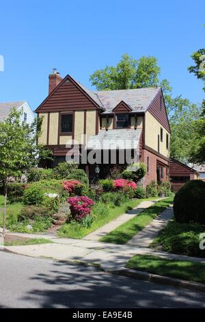 Tudor Revival Haus, Jamaica Estates, Queens, New York Stockfoto