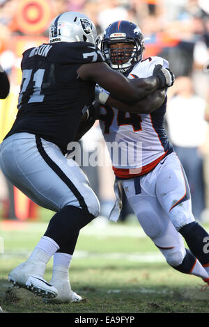 November 9, 2014: Denver Broncos defensive tackle Terrance Knighton (98) in  action during the NFL football game between the Denver Broncos and the  Oakland Raiders at the O.co Coliseum in Oakland, California.