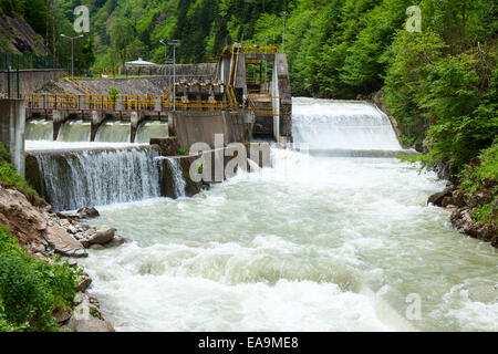 Kleines Wasserkraftwerk in der Türkei Stockfoto